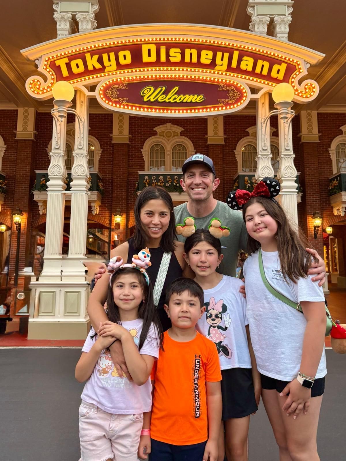 Mike Wallach with his family